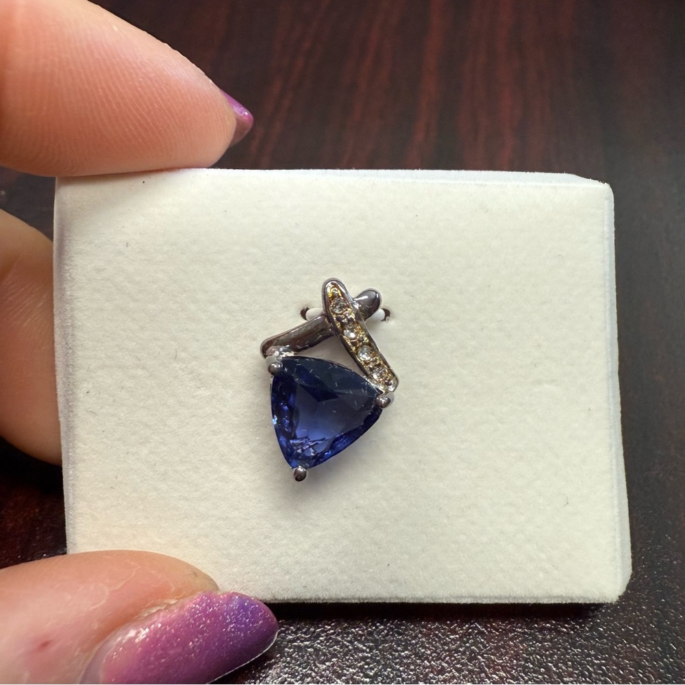 Avon sparkling chain enhancer  tanzanite color Faceted Gemstone
